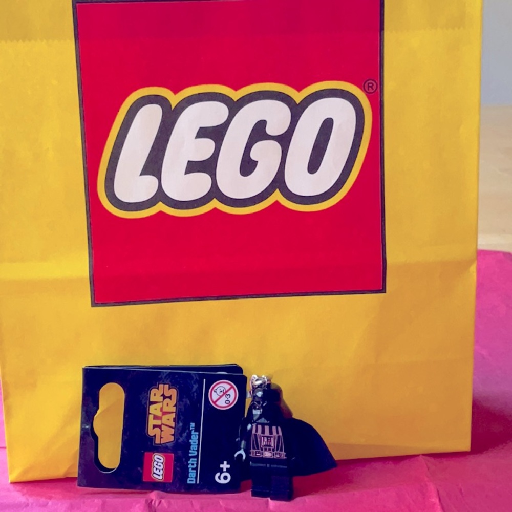 👽LEGO STAR WARS DARTH VADER KEYCHAIN 👽 NWT 👽
